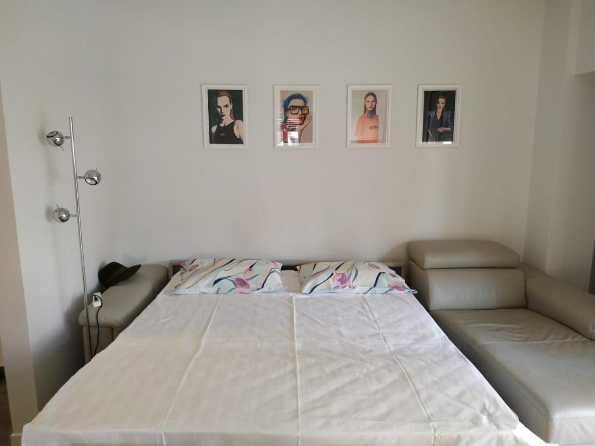 Fully Renovated, Family-Friendly Apartment, Next To A Huge Green Park, In Athens Center Buitenkant foto