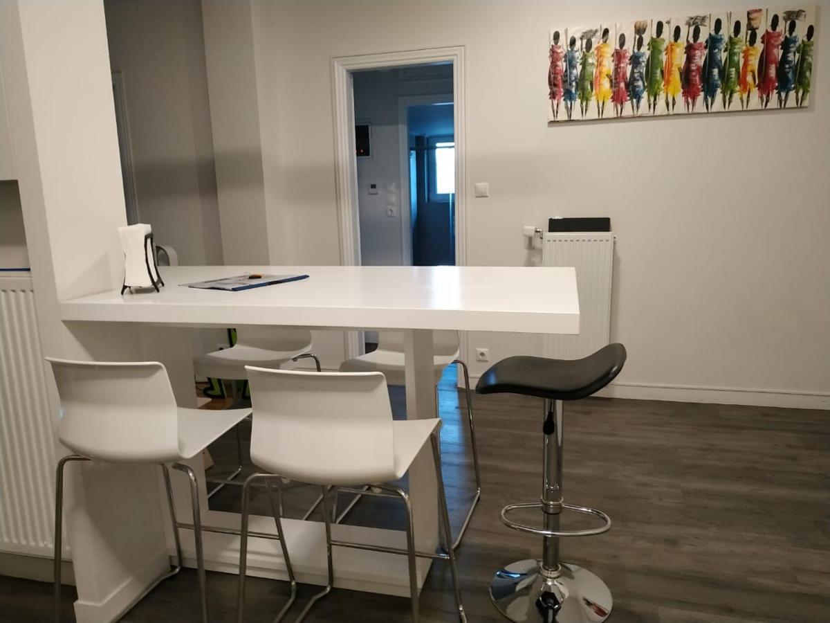 Fully Renovated, Family-Friendly Apartment, Next To A Huge Green Park, In Athens Center Buitenkant foto